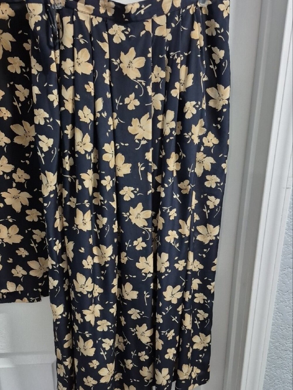 Kasper Black and Beige Floral Two-Piece Dress Set - Picture 7 of 8